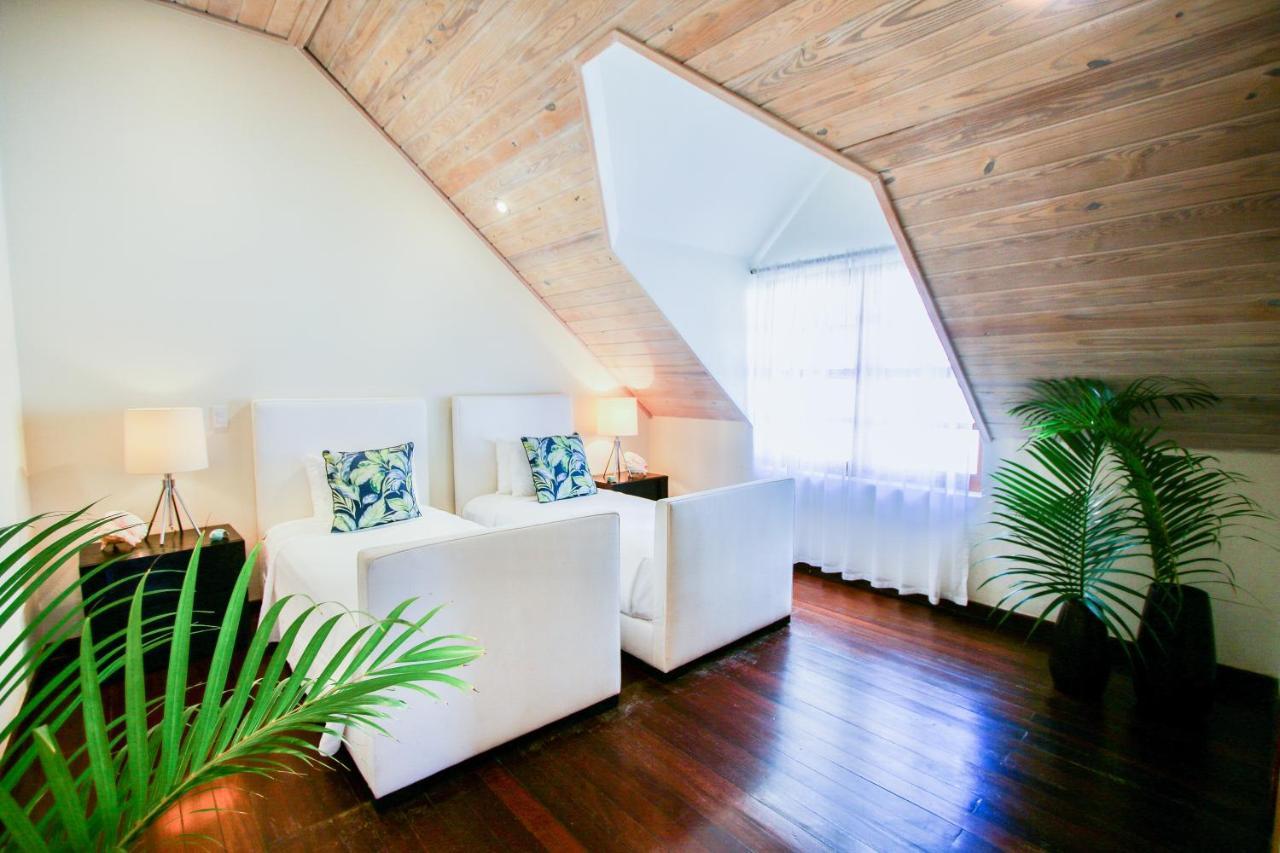 The Hideaway At Hughes Point Freetown Village Exterior foto