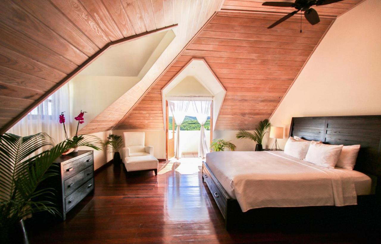 The Hideaway At Hughes Point Freetown Village Exterior foto