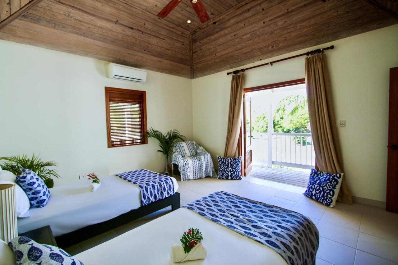 The Hideaway At Hughes Point Freetown Village Exterior foto